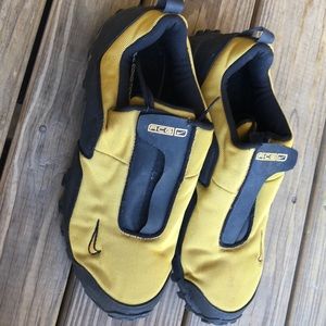 Nike ACG shoes EUC